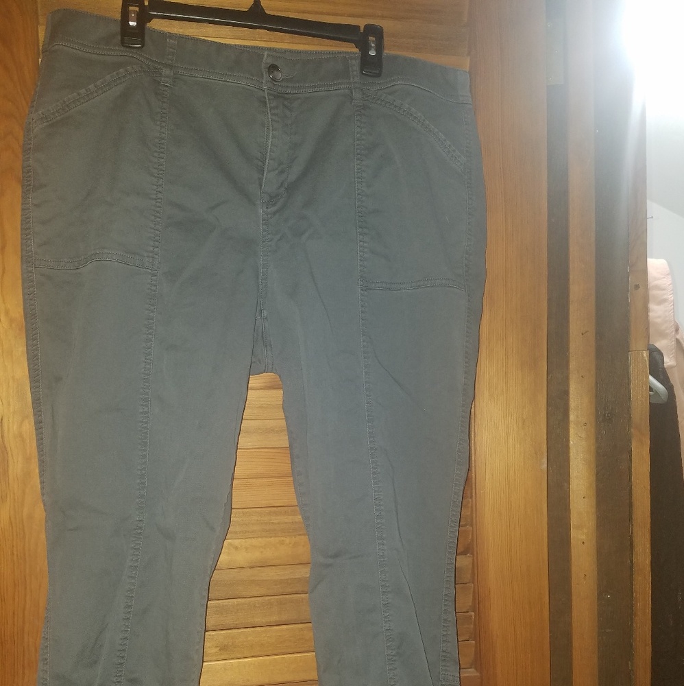 Utility pants with ankle detail